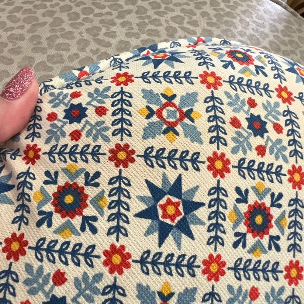 Vntg Handmade Scandinavian Folk Art Round Throw Pillows Set of 2 Red Blue 12.5